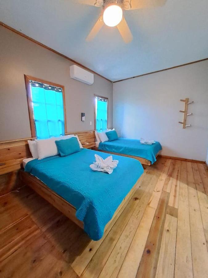 The Odyssey Resort Utila Zewnętrze zdjęcie